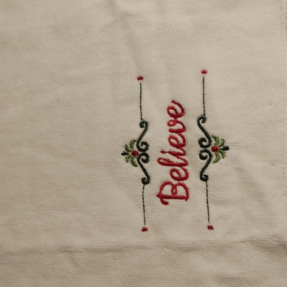 2 Holiday Hand Towels Soft White Red Letters Believe - Picture 6 of 7